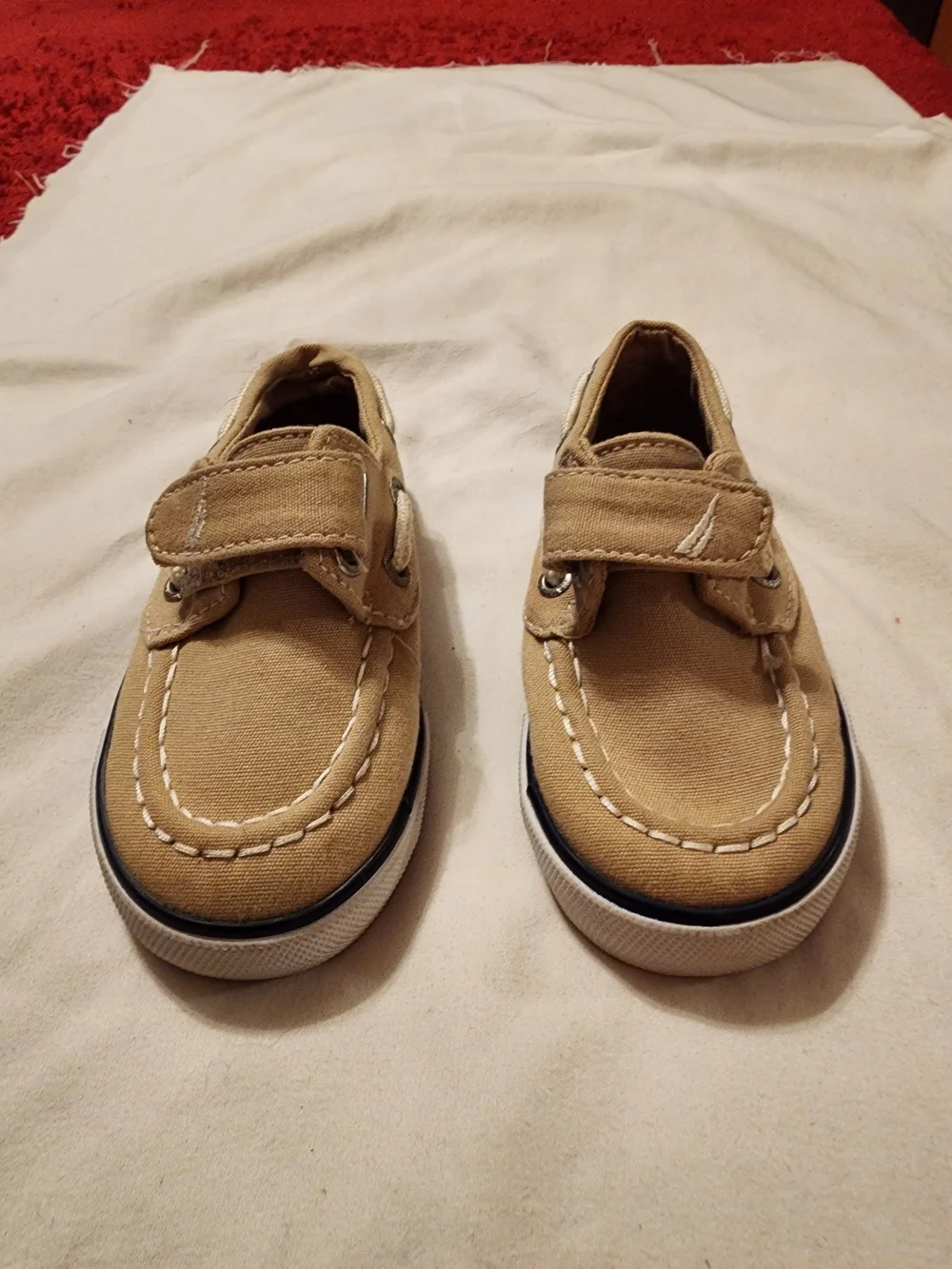 Nautica Kids Tan boat shoes size 6